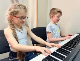 Уроки гри на фортепіано