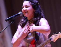 Гра на музичних інструментах