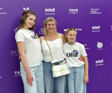ФІНАЛІСТКИ Всеукраїнського Благодійного Дитячого Фестивалю DITY HELP - Данієла Шапочнікова та Віталіна Цимбалюк